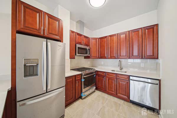 62 N 9 ST