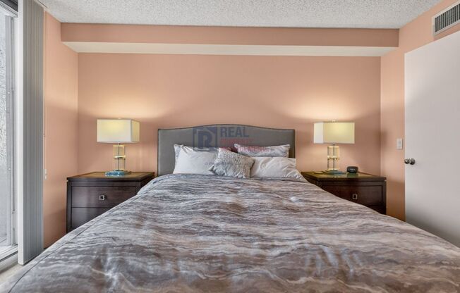 2 beds, 2 baths, $2,700, Unit #1402