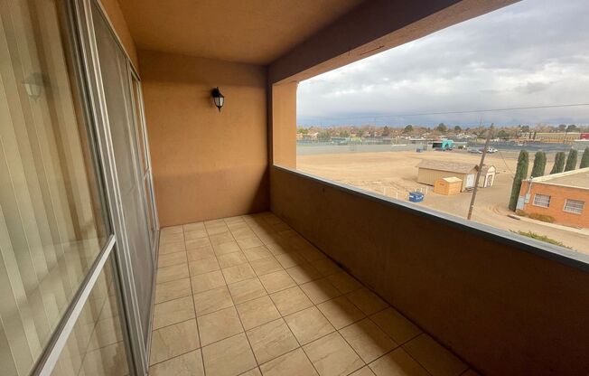 2 beds, 2 baths, 872 sqft, $1,275, Unit 20-A