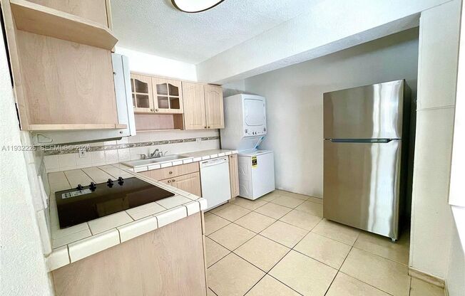 310 SW 10TH ST #310  FORT LAUDERDALE, FL 33315