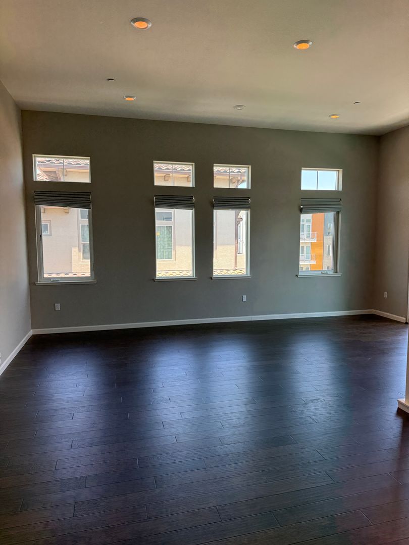 PENTHOUSE CONDO IN COMMUNICATION HILL | 2BEDS, 2BATHS | MUST SEE!!!