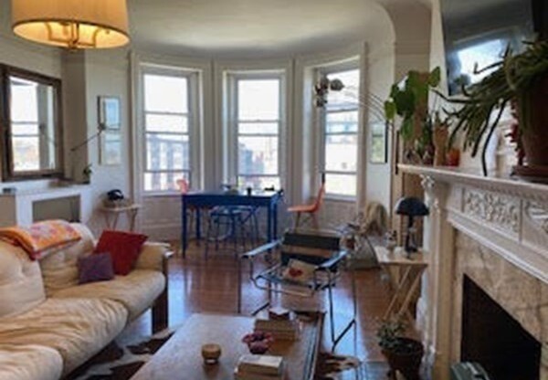 1 bed, 1 bath, 581 sqft, $3,500, Unit 5B