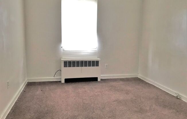 1 bed, 1 bath, $925, Unit 6