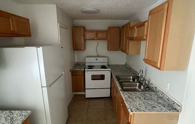 2 beds, 1 bath, 790 sqft, $695, Unit 137