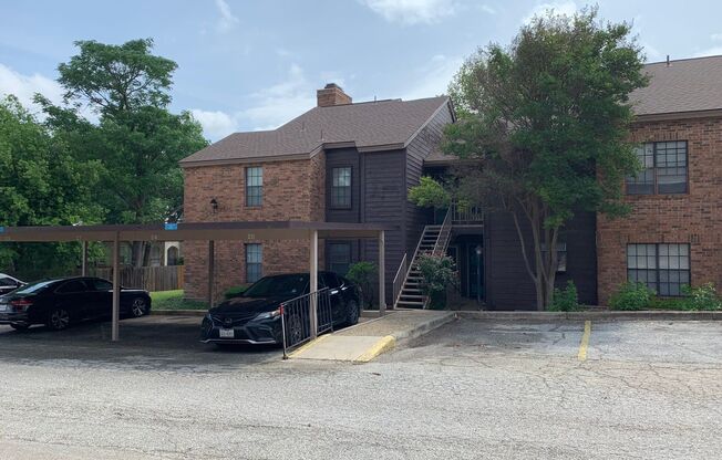 2 Bedroom 2 Bath Condo near Medical Center