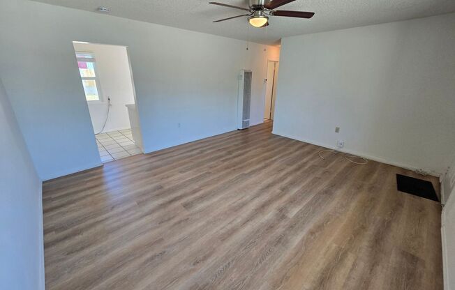 Clairemont  3br, 1 ba. Detached Home.