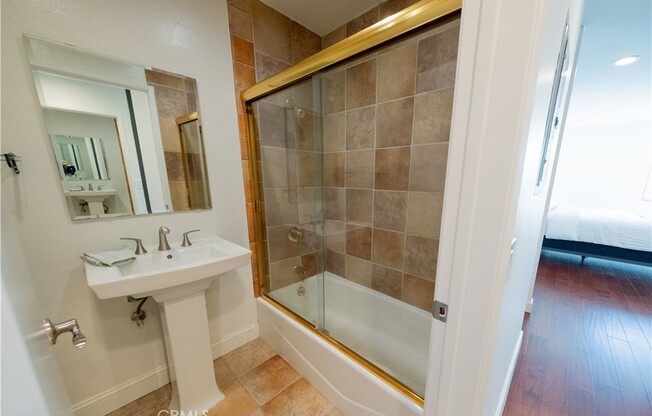 1 bed, 2 baths, 954 sqft, $3,695, Unit 1405