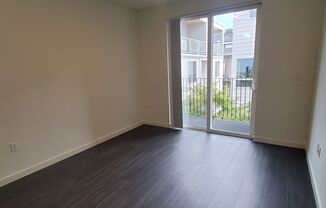 Studio, 1 bath, 407 sqft, $1,295, Unit 205