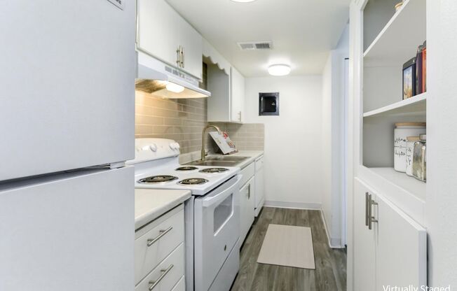 1 bed, 1 bath, 640 sqft, $839, Unit A32