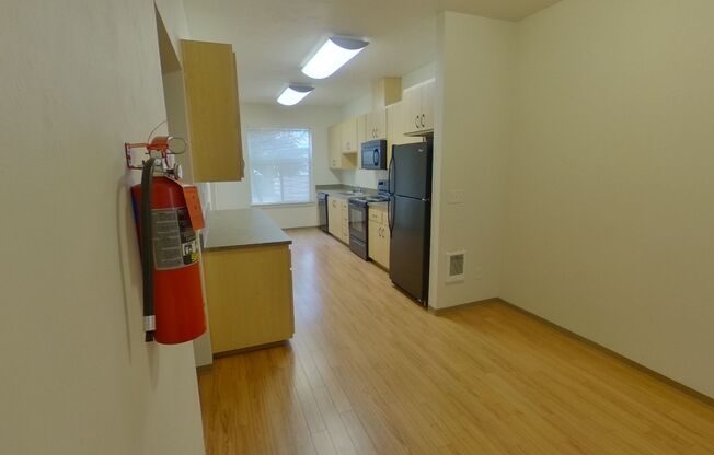 3 beds, 1.5 baths, 1,302 sqft, $2,550, Unit 2