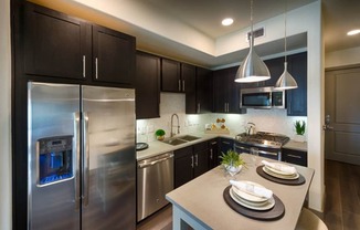 909 TOWN AND COUNTRY BLVD