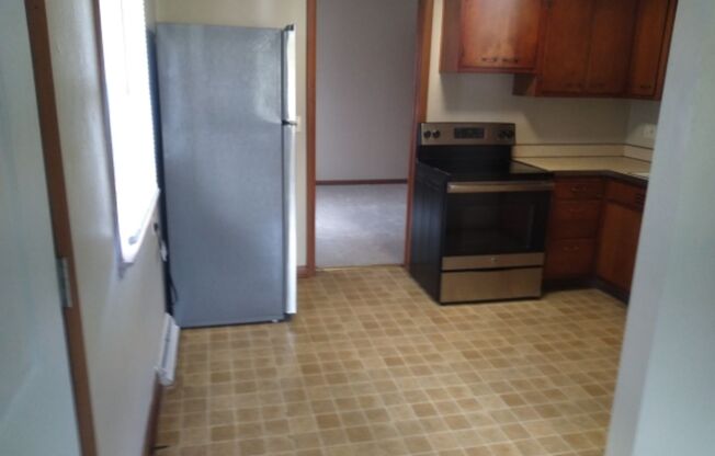 2 beds, 1 bath, 750 sqft, $925, Unit 3225  1/2