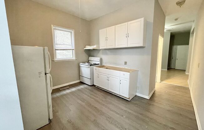Studio, 1 bath, $850, Unit 1720-02
