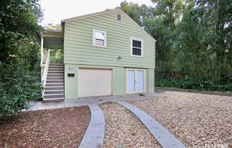 Gorgeous 1/1 Modern Apartment with 1 Car Garage in High End College Park - Orlando!