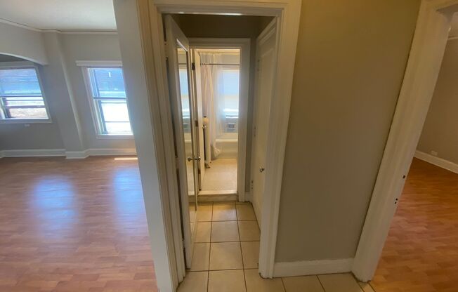 Studio, 1 bath, 380 sqft, $950, Unit 609