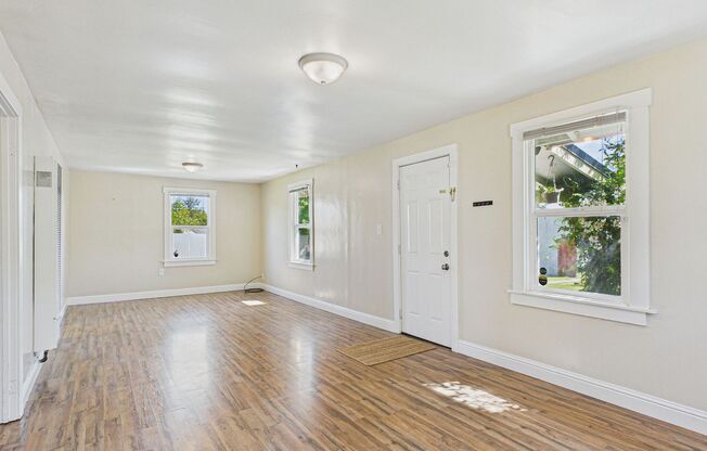 2 bed 1 bath - Beautiful Outdoor Living