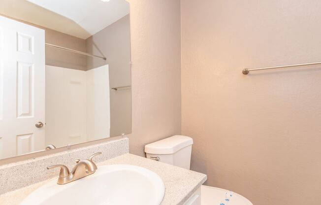 1 bed, 1 bath, 704 sqft, $839