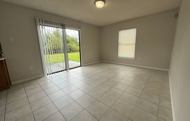 Deltona 3/2 Corner Lot