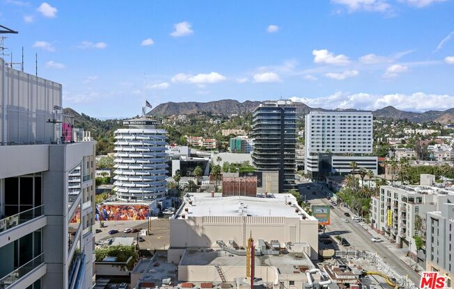 1 bed, 2 baths, 1,270 sqft, $5,700, Unit 5J