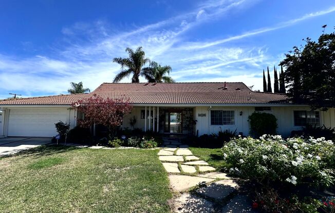 Fantastic 3 Bed and 2 Bath House with large pool in prime Woodland Hills