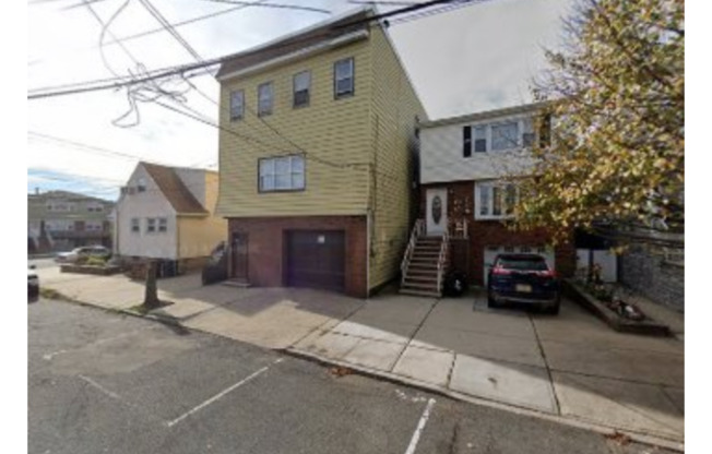 88 E 26 ST