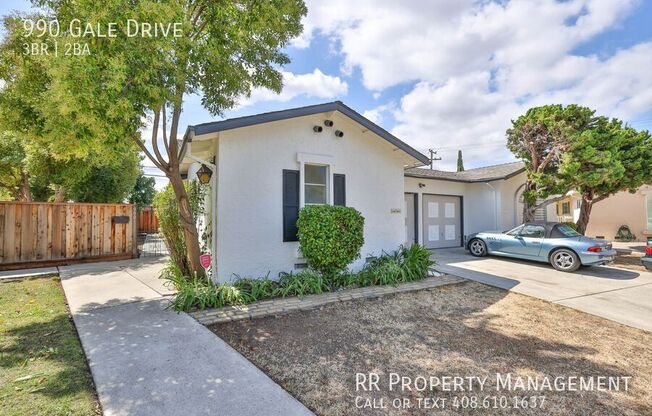 990 GALE DR