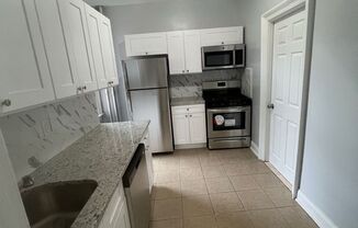 2 beds, 1 bath, $2,200, Unit 41