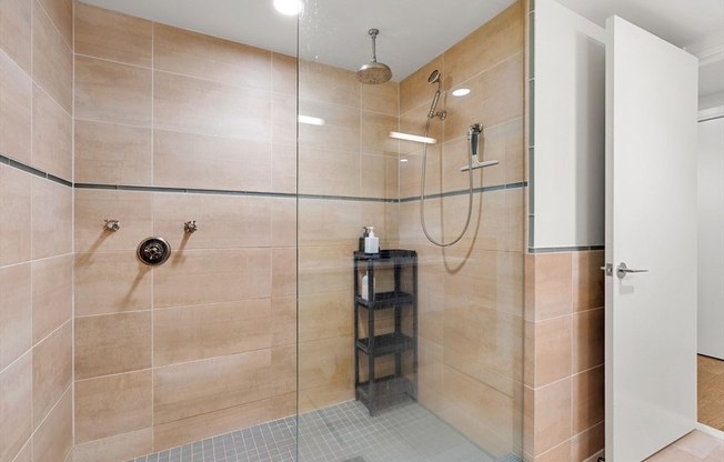 2 beds, 1.5 baths, 1,368 sqft, $5,500, Unit 906