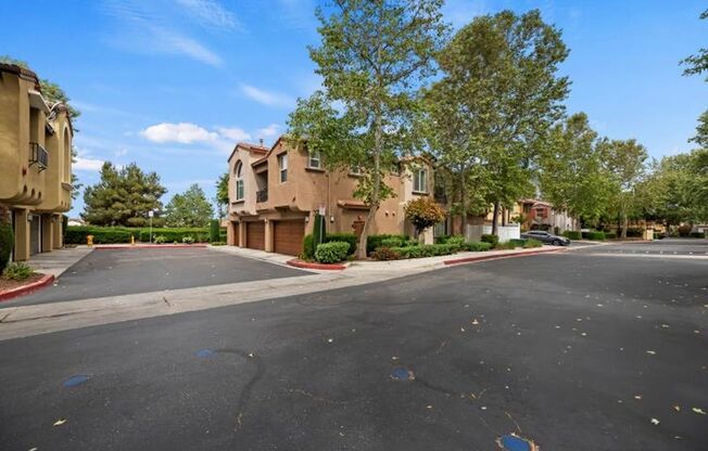 Beautiful 3 bedroom townhouse available for lease in the Promontory Pointe community of Moreno Valley!