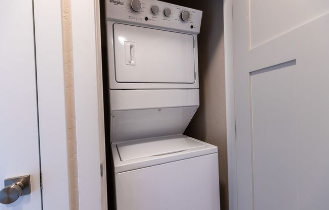 3 beds, 2.5 baths, $2,495, Unit 200