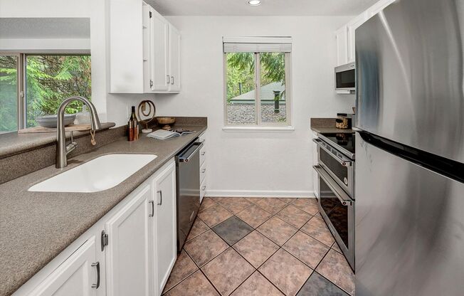 2bd/1.75ba Redmond Condo
