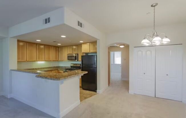 1 bed, 1 bath, 812 sqft, $2,165, Unit 1014