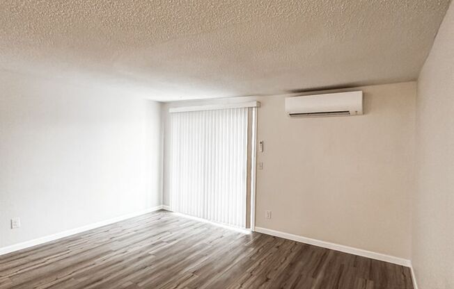 2 beds, 2 baths, 1,096 sqft, $1,525, Unit 1877A