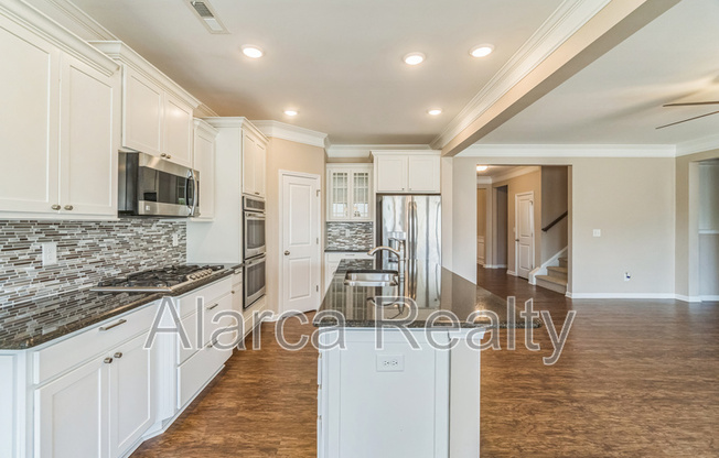 152 SUGGS ML DR