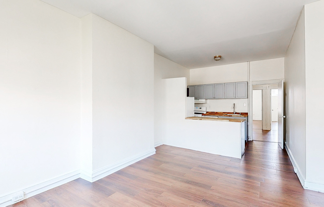929 N CALVERT