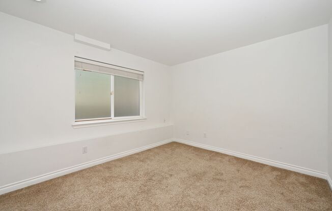 3-Story Greenlake Home - Private Yard and Deck, In-Unit Washer/Dryer