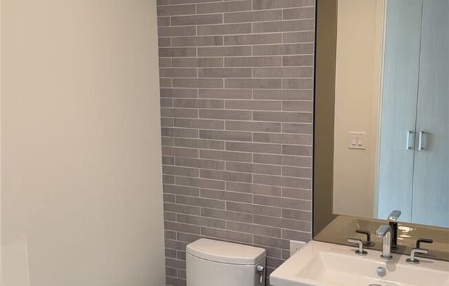 1 bed, 1.5 baths, 920 sqft, $3,500, Unit 1703