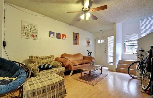 4520 Speedway #B