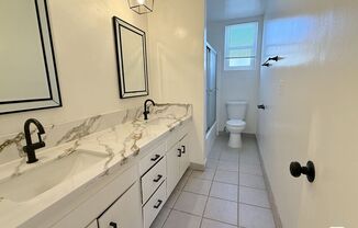 10840 CAMARILLO ST TRL