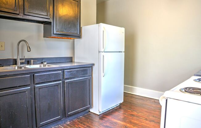 3 beds, 1 bath, $1,590