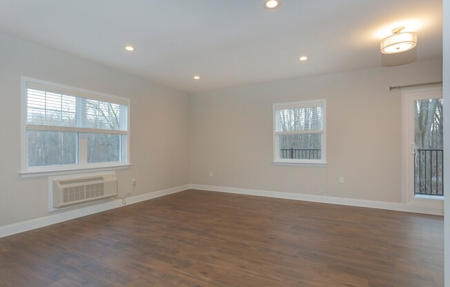 2 beds, 2 baths, 1,293 sqft, $2,950, Unit Apt 322