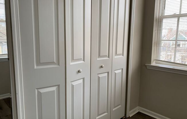 2 beds, 1 bath, $1,575, Unit T