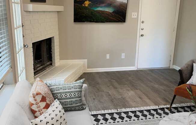 Living Room - Townhouse Apartments