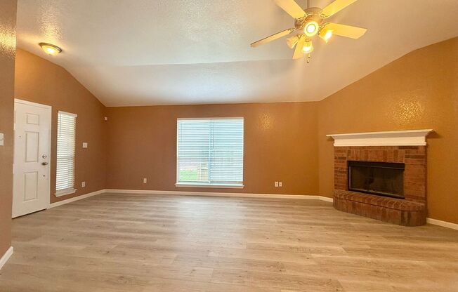 6502 Ithaca Forest San Antonio, TX 78239