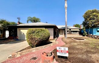 $1,995 Cedar & Gettysburg, 3 Bed 2 bath - Donner Ave, Fresno - Next to CW Large Park