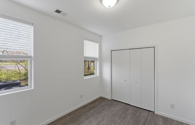 2 beds, 1.5 baths, 850 sqft, $1,299, Unit C3