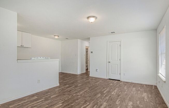 2 beds, 1 bath, $1,400