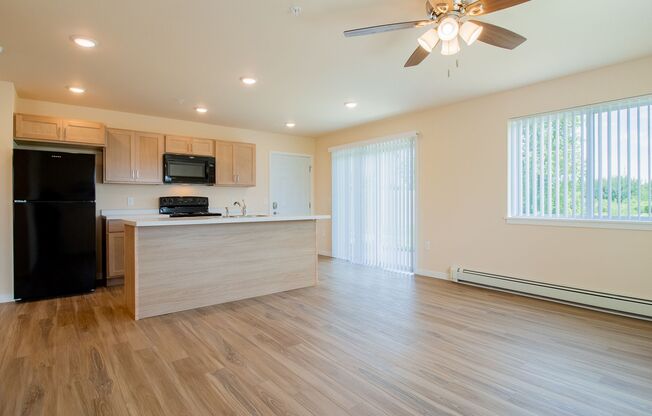 1 bed, 1 bath, 645 sqft, $1,379, Unit EC 4242-01