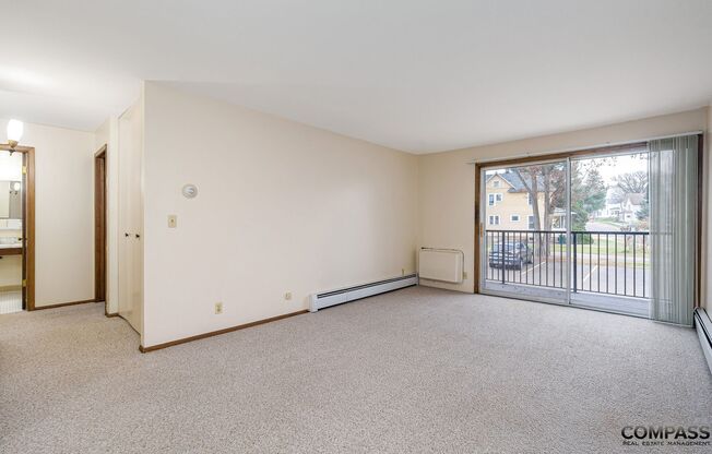 1 bed, 1 bath, 624 sqft, $945, Unit 215