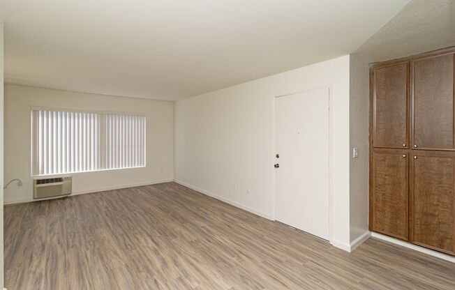 1 bed, 1 bath, 642 sqft, $1,895, Unit G10